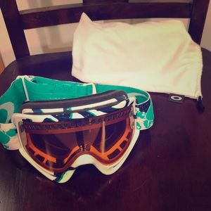 Ski goggles